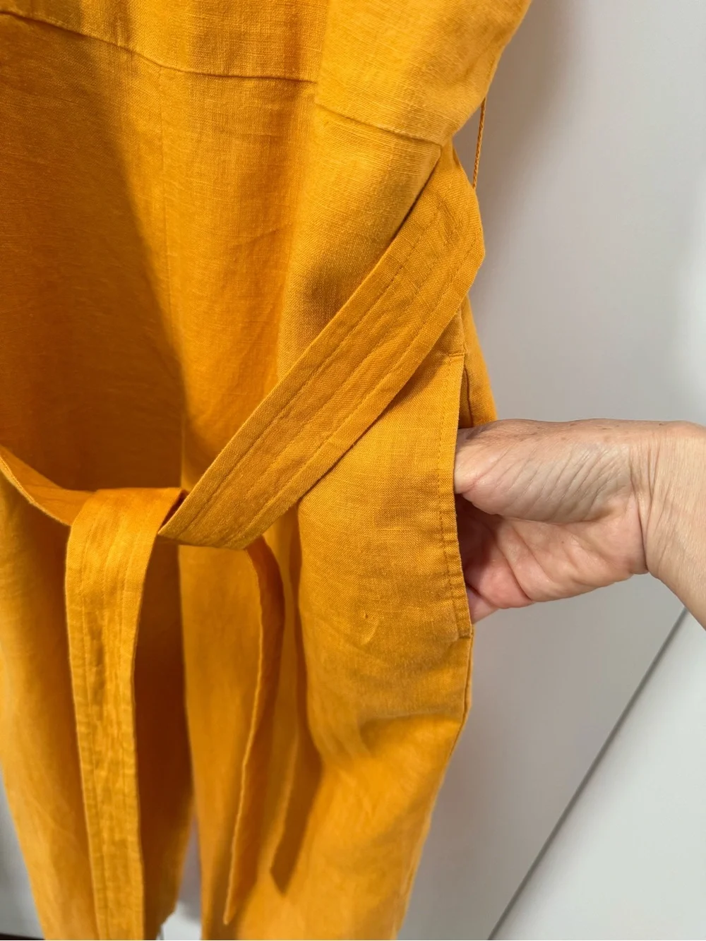 Everlane sleeveless linen